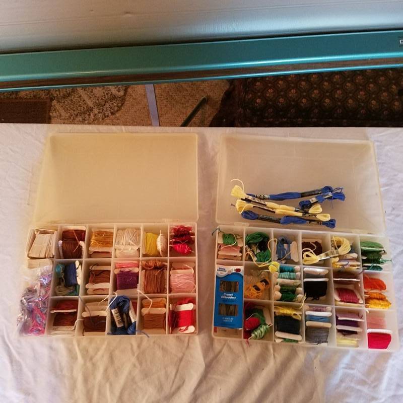 lot 3823 image: 2 Organizer Containers full of Assorted Floss