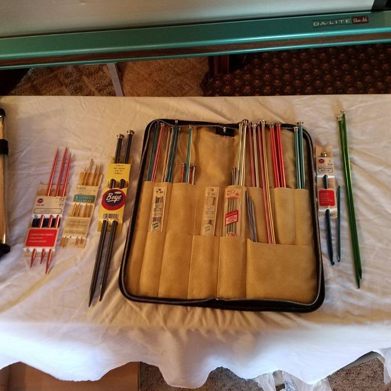 lot 3824 image: Large Assortment of Knitting Needles with case and a craft bag