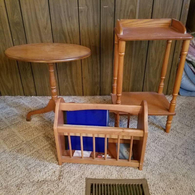 lot 3826 image: 2 Tables and a Magazine Rack