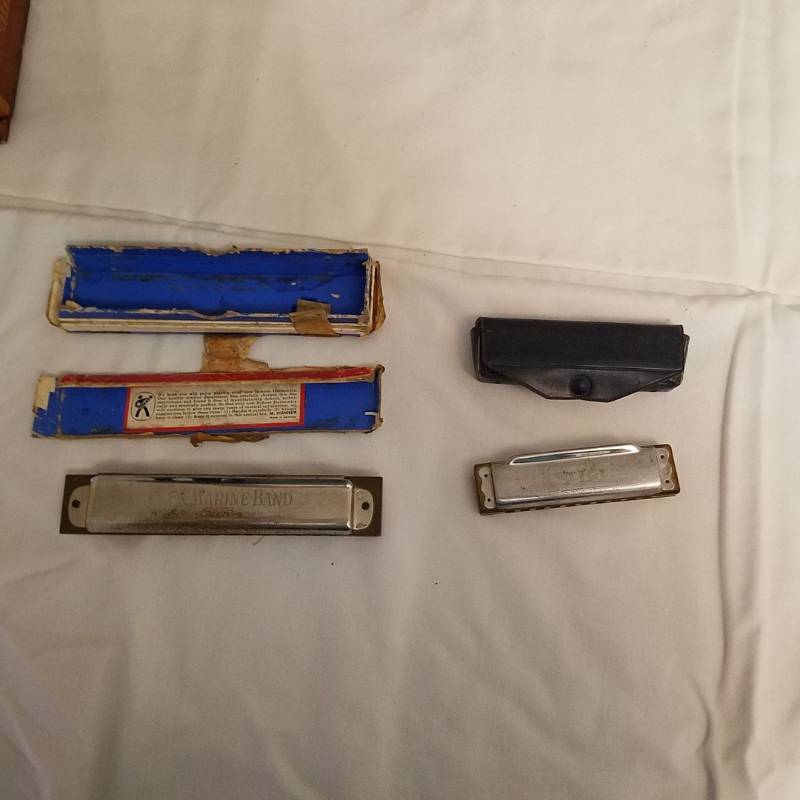 lot 3927 image: 2 Harmonicas