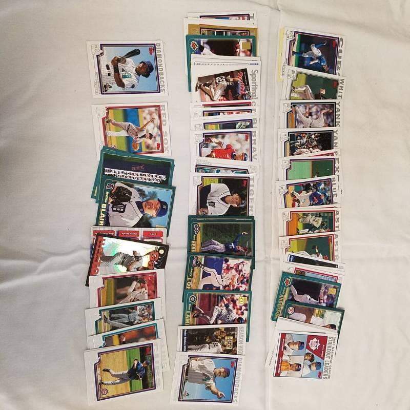lot 3937 image: Assorted Baseball Cards
