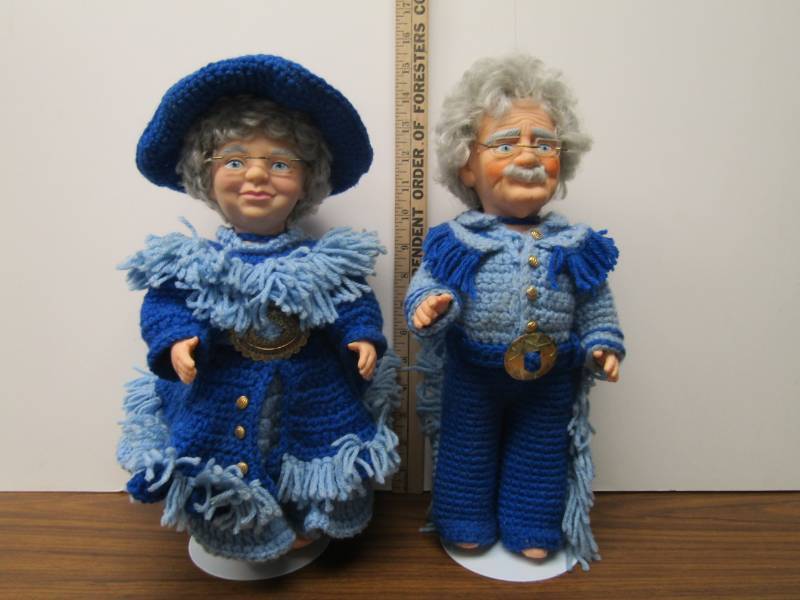 lot 3184 image: Vintage Western Grandpa and Grandma in Crocheted Outfits