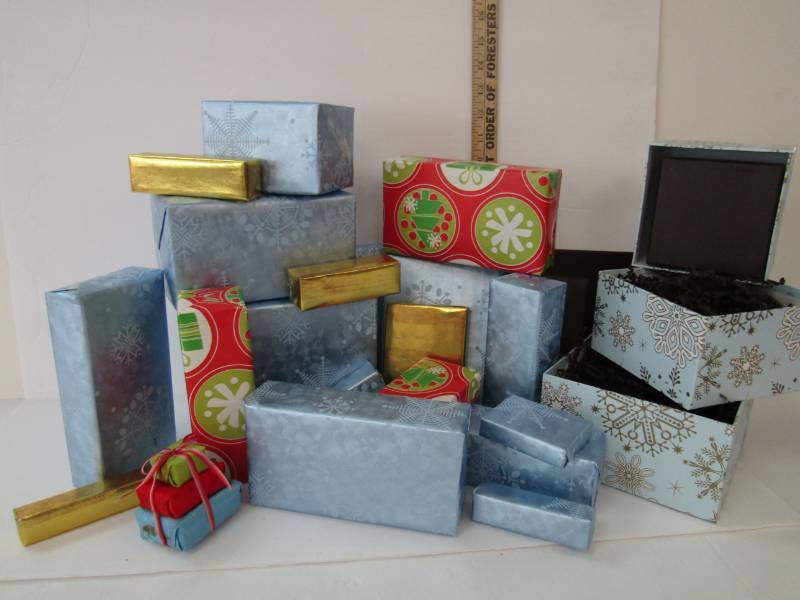 lot 3197 image: Wrapped Gift Boxes for Decoration  Bonus Box in a Box 6 Times