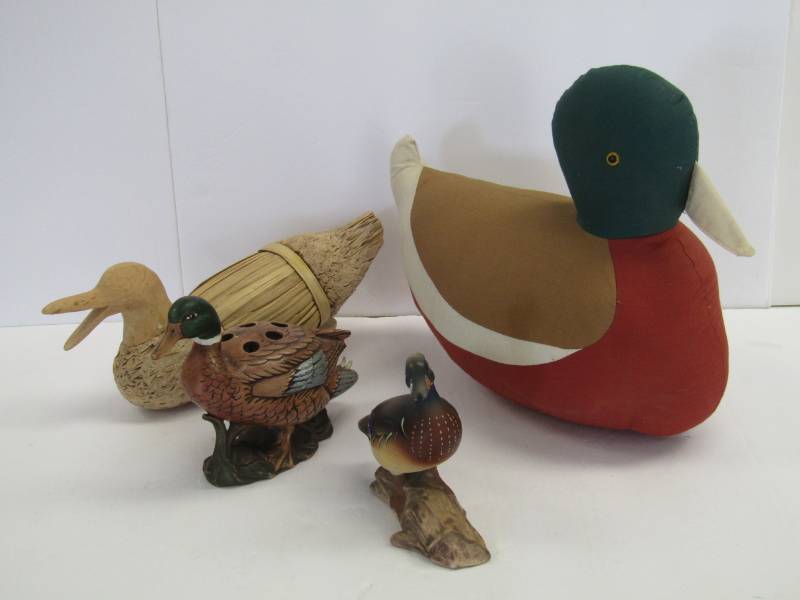 lot 3208 image: Duck , Duck, Duck.......DUCK     4 Collectible Ducks