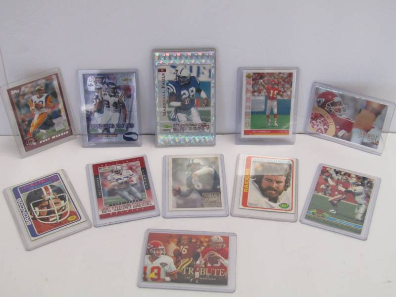 lot 3212 image: Football Card Lot