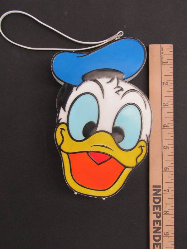 lot 3217 image: 1970s Donald Duck Radio