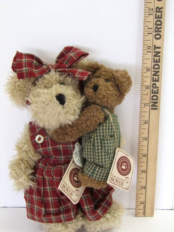 lot 3228 image: Boyds Bear  T.J.s Best Dress Collection  Mamma McNew with Huggley Style # 910021