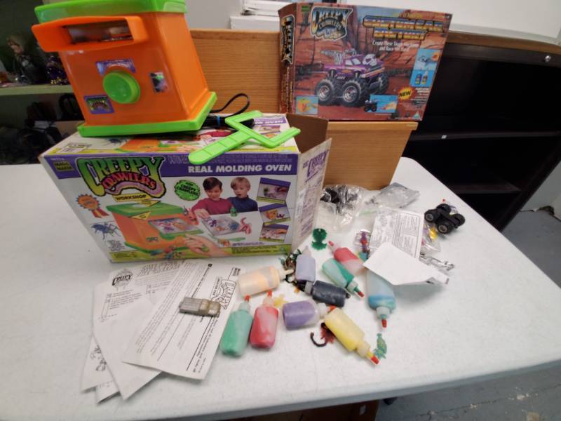 lot 2978 image: Creepy Crawler Factory and More-  1990s Toy