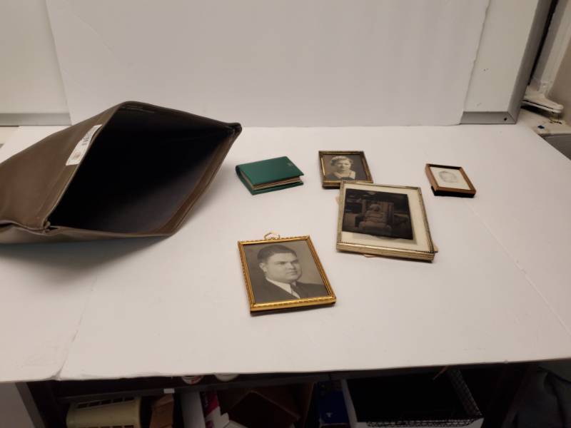 lot 2558 image: Old Black and White Photo Lot