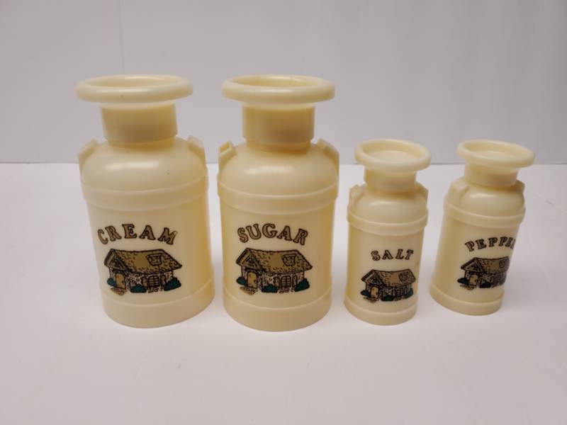 lot 2574 image: Vintage Salt-Pepper-Sugar-Creamer Set