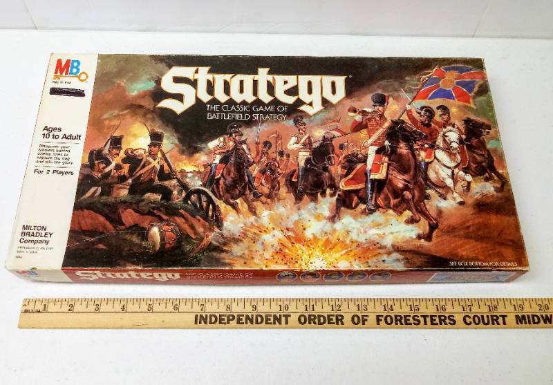 lot 2906 image: Statego  A Battlefield Strategy Game