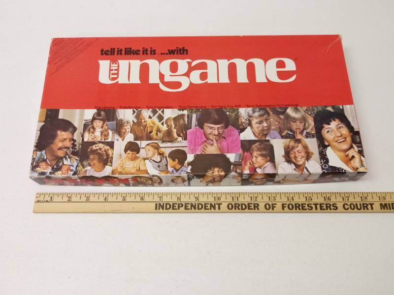 lot 2907 image: 1975  The Ungame Non-Competitive Board Game Family Fun for All Ages