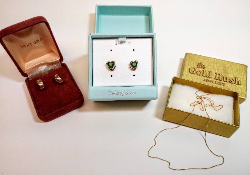 lot 2201 image: 2 Pair of Earrings & 10K Gold Necklace ( All are Non-Magnetic)