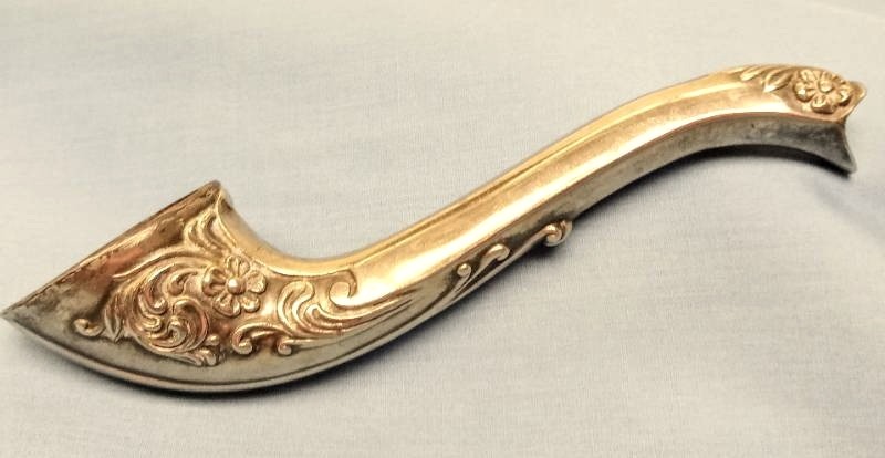 lot 2204 image: Decorative Silver-Toned Pipe  Unknown Metal - Not Attracted to Magnet