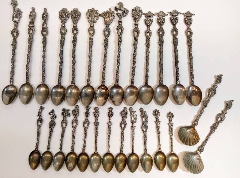 lot 2206 image: Vintage Lot of 27  Marked ITALY  Ornate Figures  Demitasse Spoons