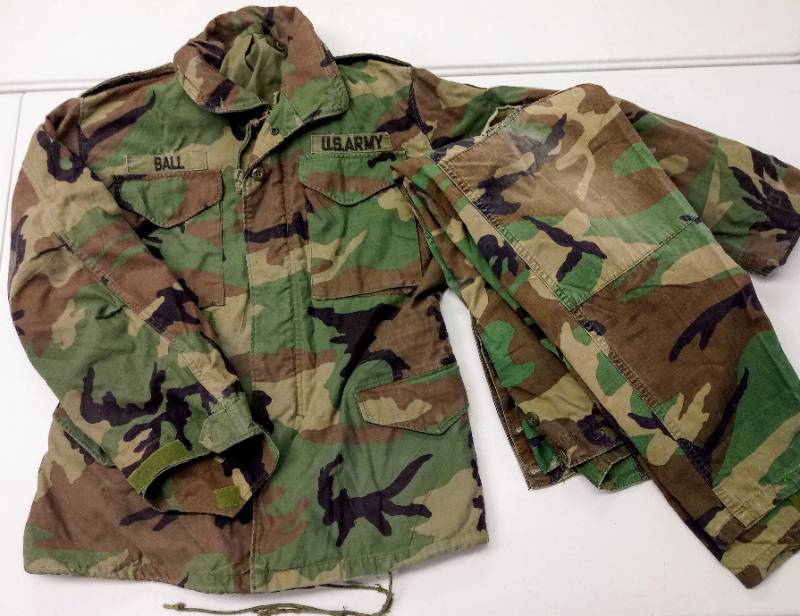 lot 3243 image: Cammo Jaket Size Small & Pants Size MediumLong