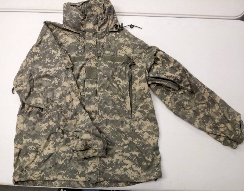 lot 3244 image: US Army GEN III  Soft Shell Jacket Size LXL
