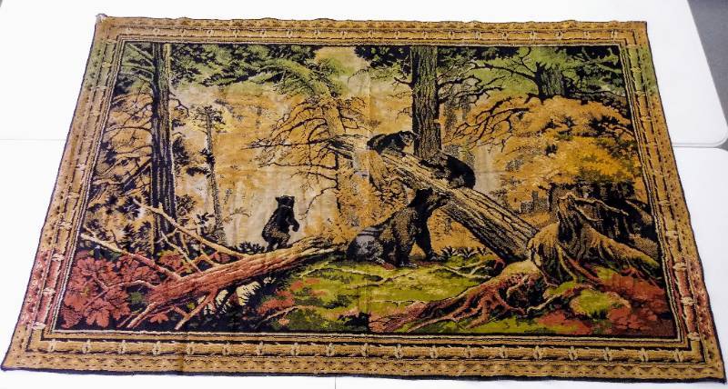 lot 2214 image: Vintage Mama Bear and 3 Cubs Wall HangingTapestry  Man Cave Decor