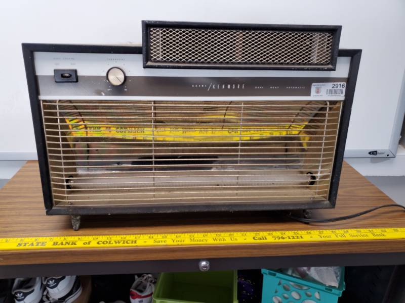 lot 2916 image: Electric Space Heater- Tested Working