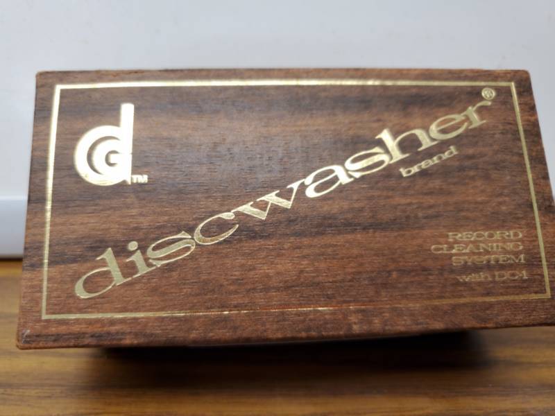 lot 2922 image: Discwasher Brand Record Cleaning System With Dc-1