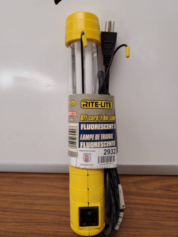 lot 2932 image: Bayco Rite-Lite  Fluorescent Portable Work Light