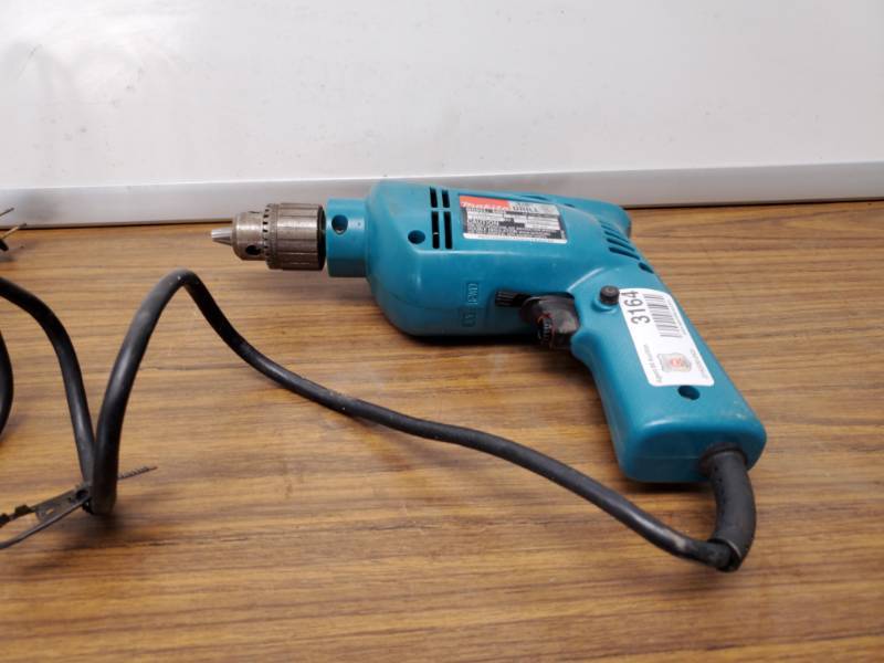 Makita store 6404 drill