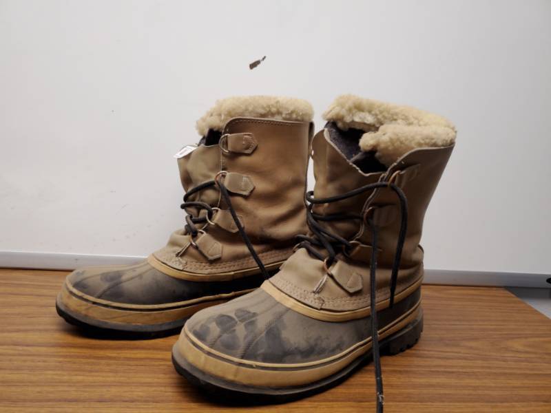 lot 3257 image: Size 11 Snow Boots- Leather