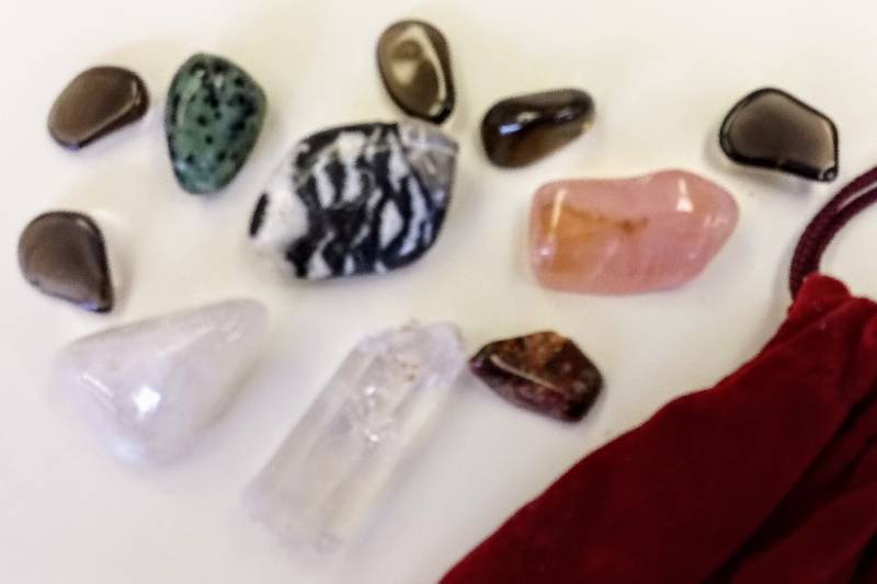 lot 3177 image: Lot of 11  Brilliant Small Stones