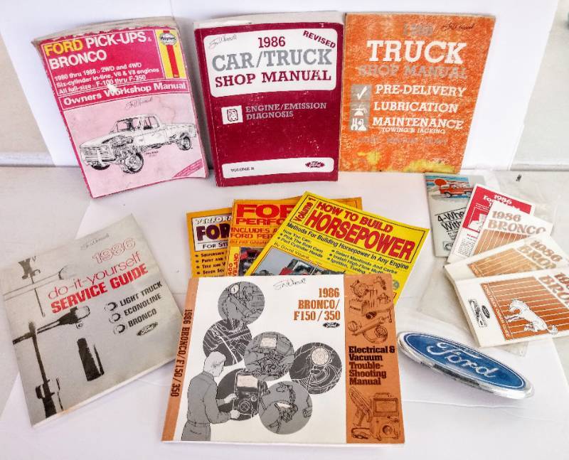 lot 3265 image: FORD   Shop Manuals- Haynes- Big Lot of Knowledge Here