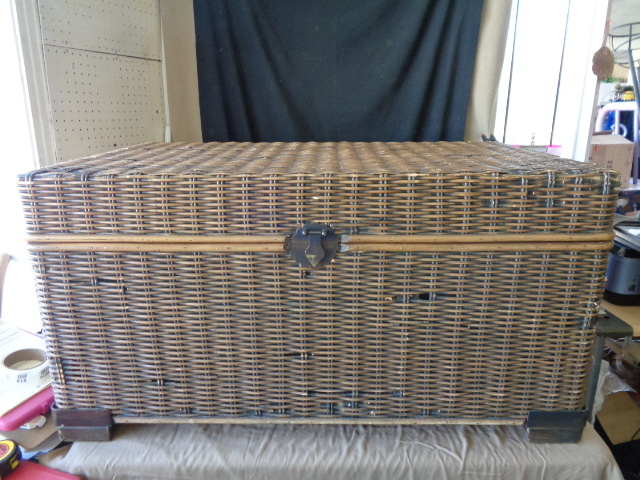 lot 8803 image: WICKER TRUNK 39 x 23 x 20