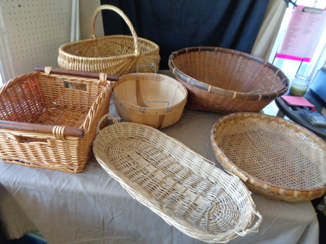 lot 8804 image: Wicker baskets