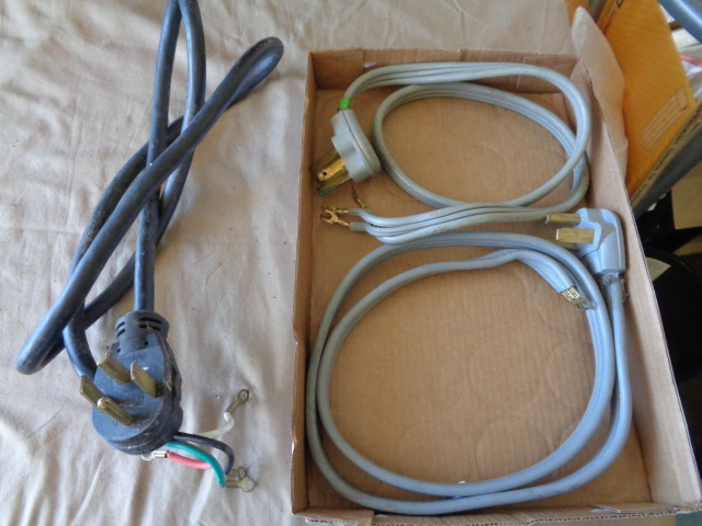 lot 8818 image: 2 three1 four --220 cords