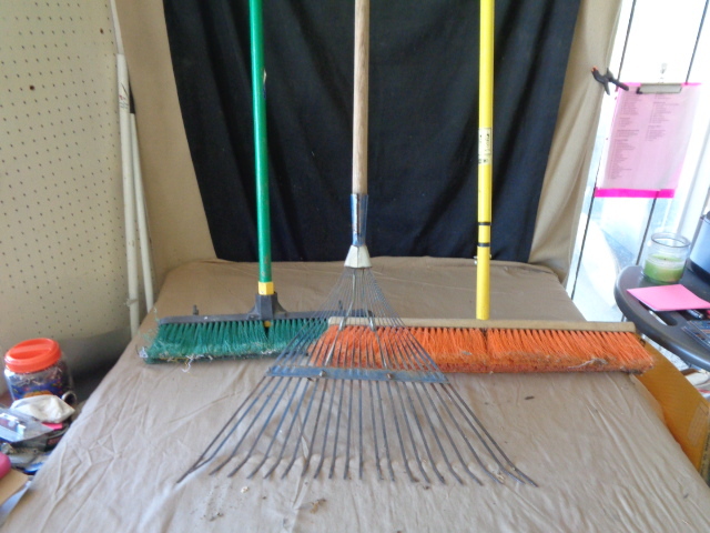 lot 8819 image: 2 push brooms1 leaf rake