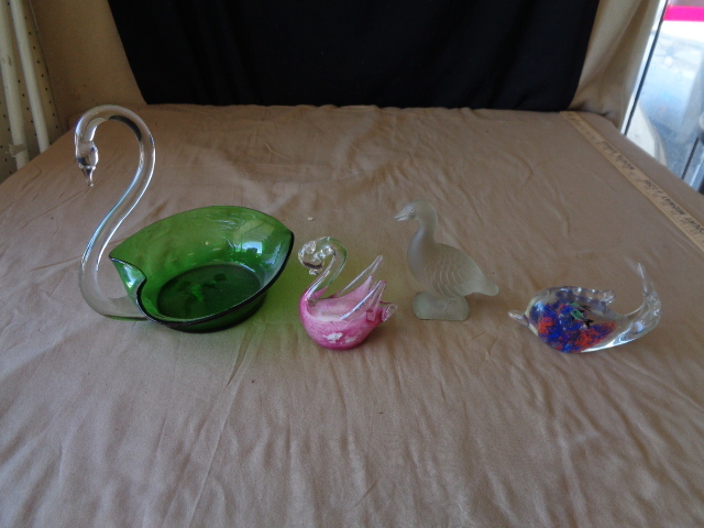 lot 8829 image: Glass Animals