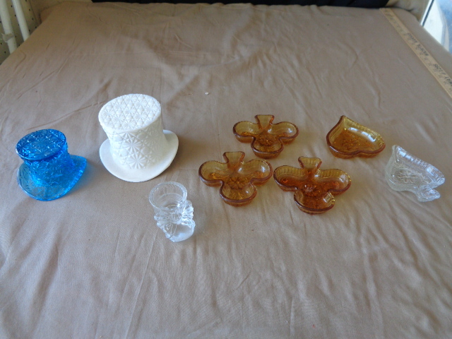 lot 8830 image: Clovers,Spades