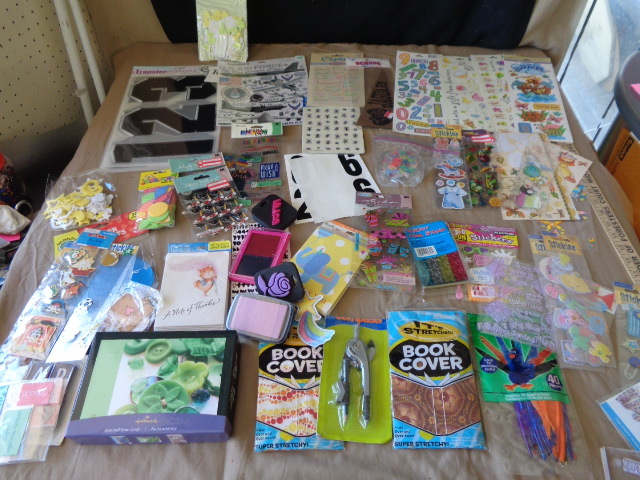 lot 8835 image: Scrapbook supplies