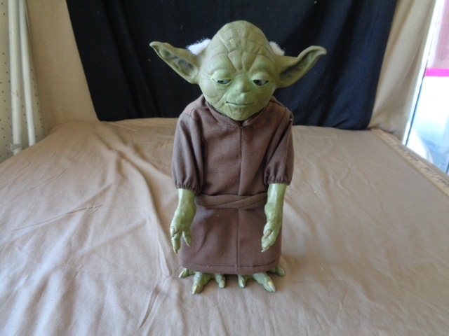 lot 8850 image: Talking YODA