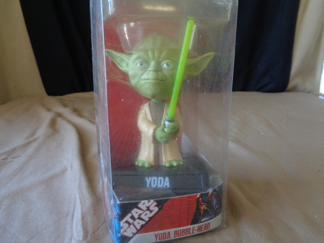 lot 8851 image: YODA Bobble head