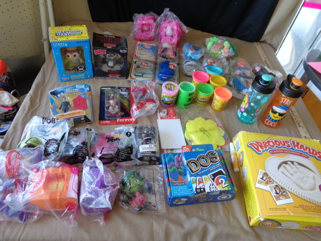 lot 8876 image: Kids Stuff