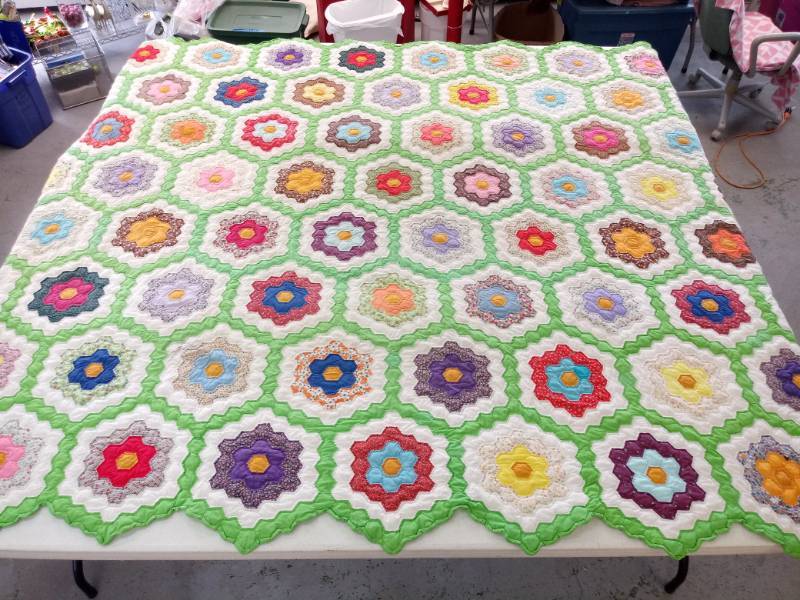 lot 100 image: Lovely  Multi Colored  Honeycomb Design Quilt