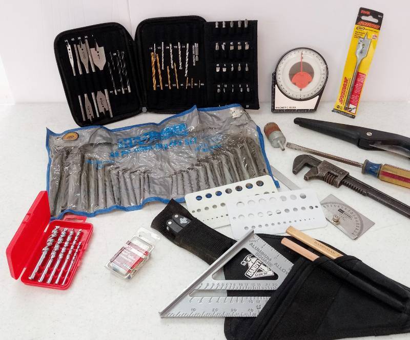 lot 3279 image: Carpentry Tools Lot  Extras