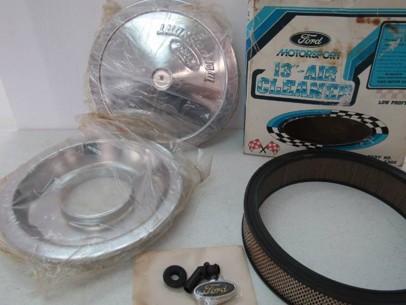 lot 3281 image: FORD 13 Air Cleaner Kit