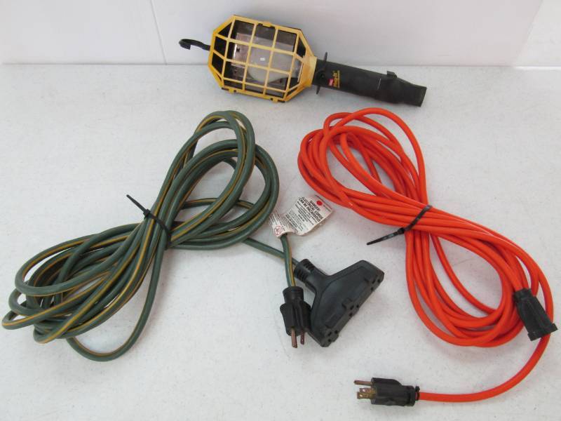 lot 3282 image: Two 25 Extension Cords & a Drop Light