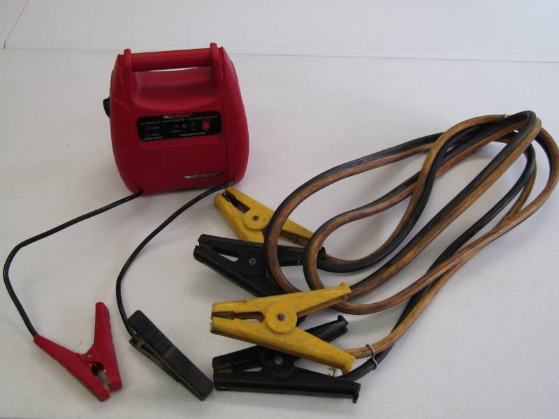 lot 3289 image: Power Now Jump Starter  Jumper Cables