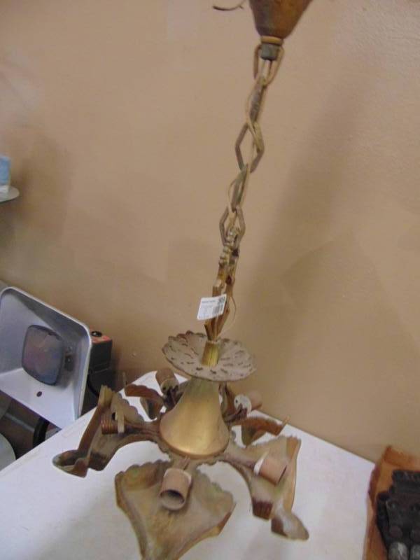 lot 2909 image: Vintage Light Fixture