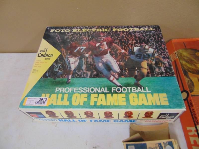 lot 2913 image: Foto-Electric Football Game
