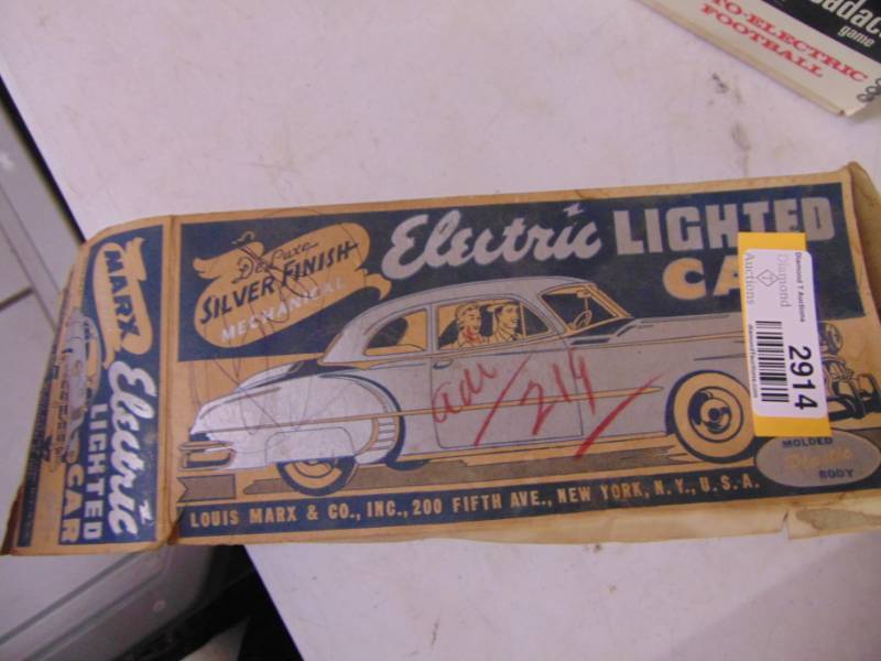 lot 2914 image: Marx - Electric Lighted Car - Box damaged-