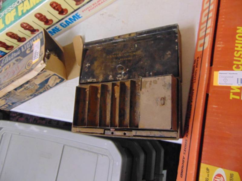 lot 2915 image: Vintage Cash box