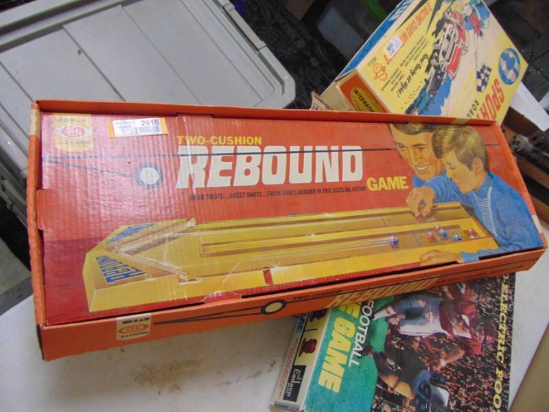 lot 2916 image: Two Cushion Rebound Game - by Ideal