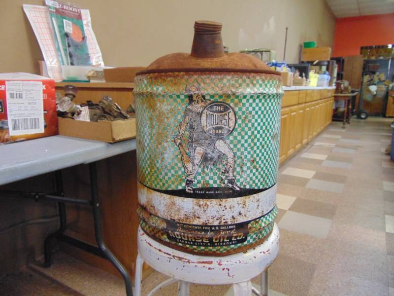 lot 2931 image: Nourse Oil Can - surface rust